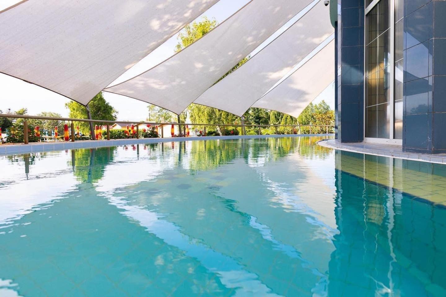 Dom Alex Pri Kupalisku Thermalpark Dunajska Streda Luaran gambar